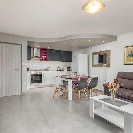 Sweet Tony Apartment *